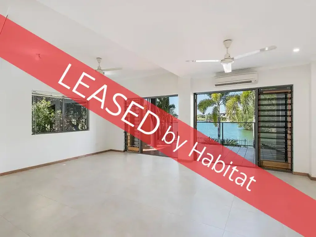 Stunning Townhouse On The Waters Edge w/ Private Marina Berth!