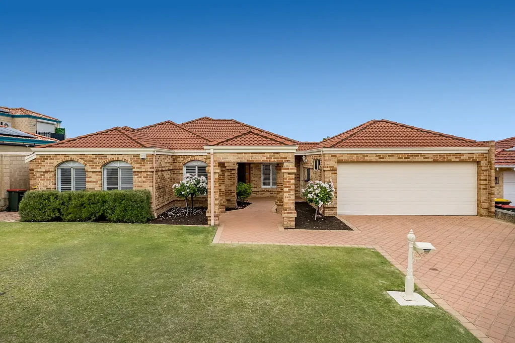 19 St Thomas Loop, Iluka, WA 6028