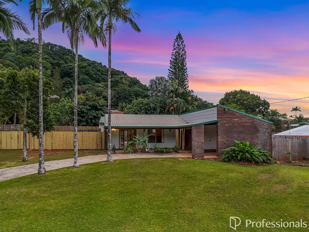 10 Jade Crescent, Caravonica, QLD 4878