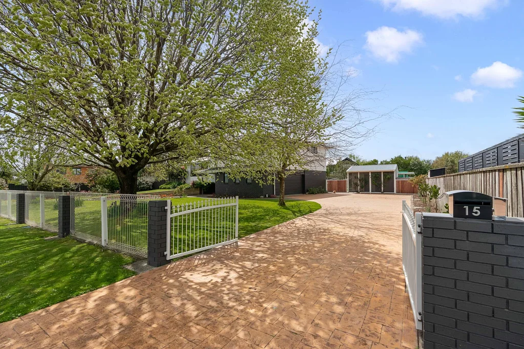 Martinborough 4 Slaapkamer Elegant Living, Exceptional Scale