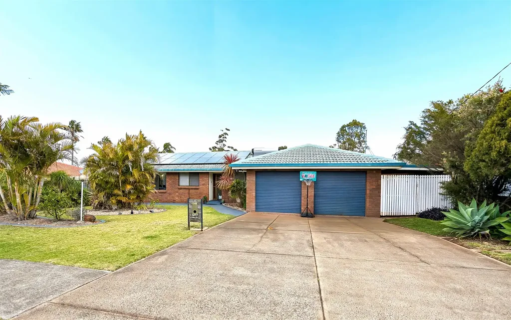 Rockville 3 Slaapkamer Charming Brick Home in a Convenient Toowoomba Location