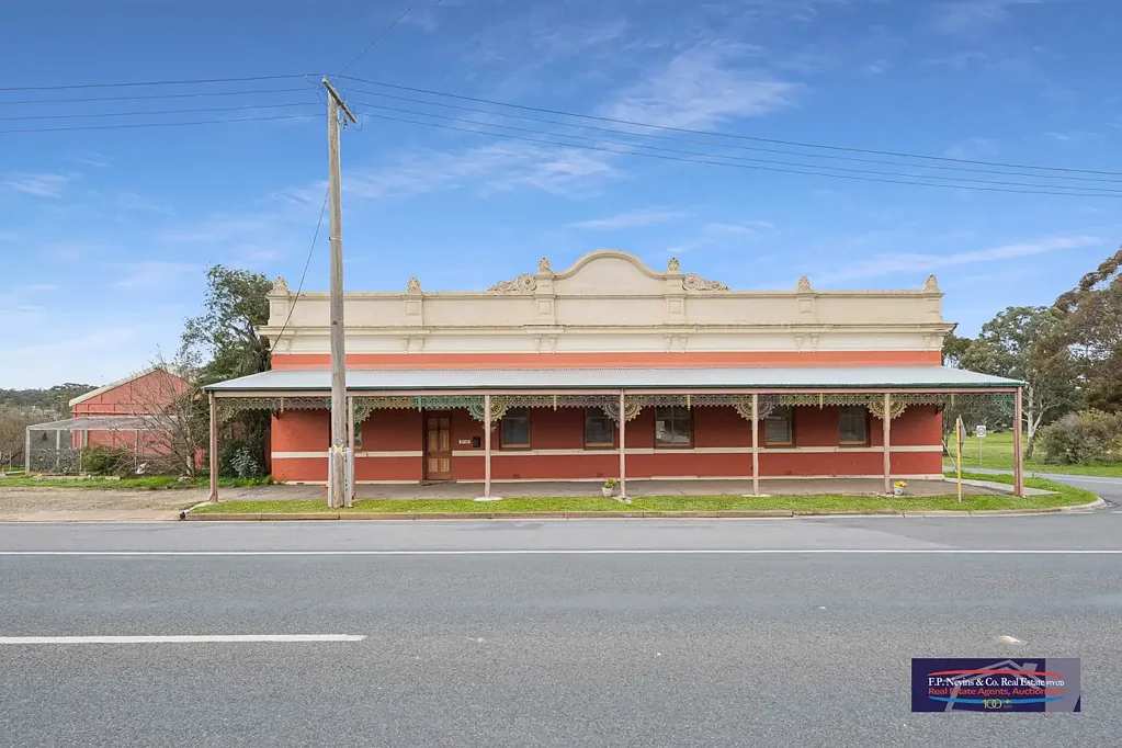 Wedderburn 3房  Historic property with enormous potential