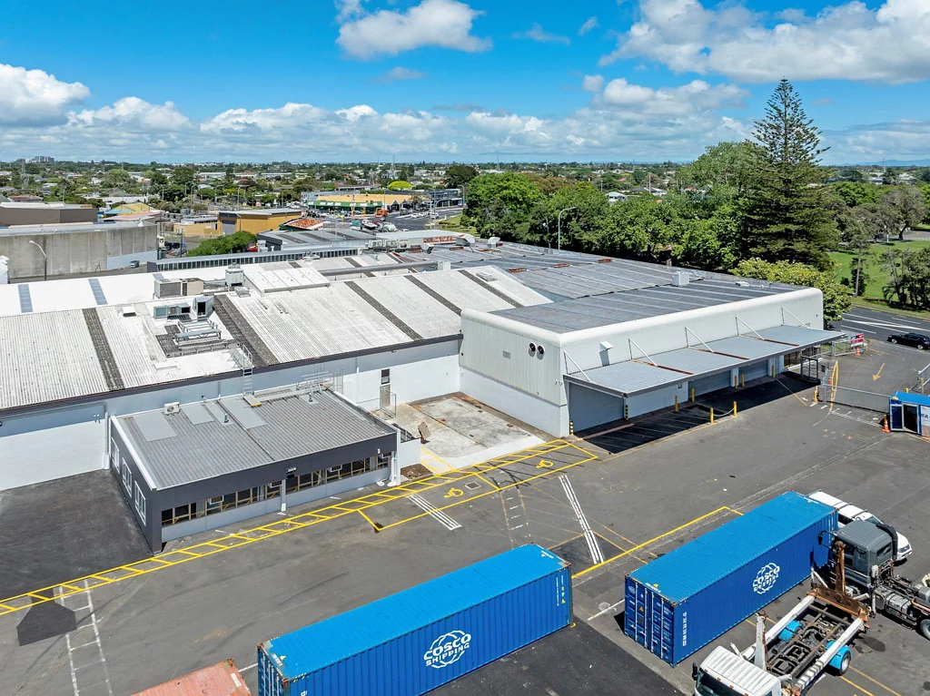 East Tamaki AFFORDABLE AND PROMINENT  WAREHOUSING