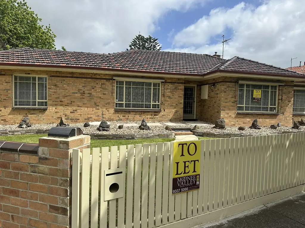 3 large bedroom home in enviable location