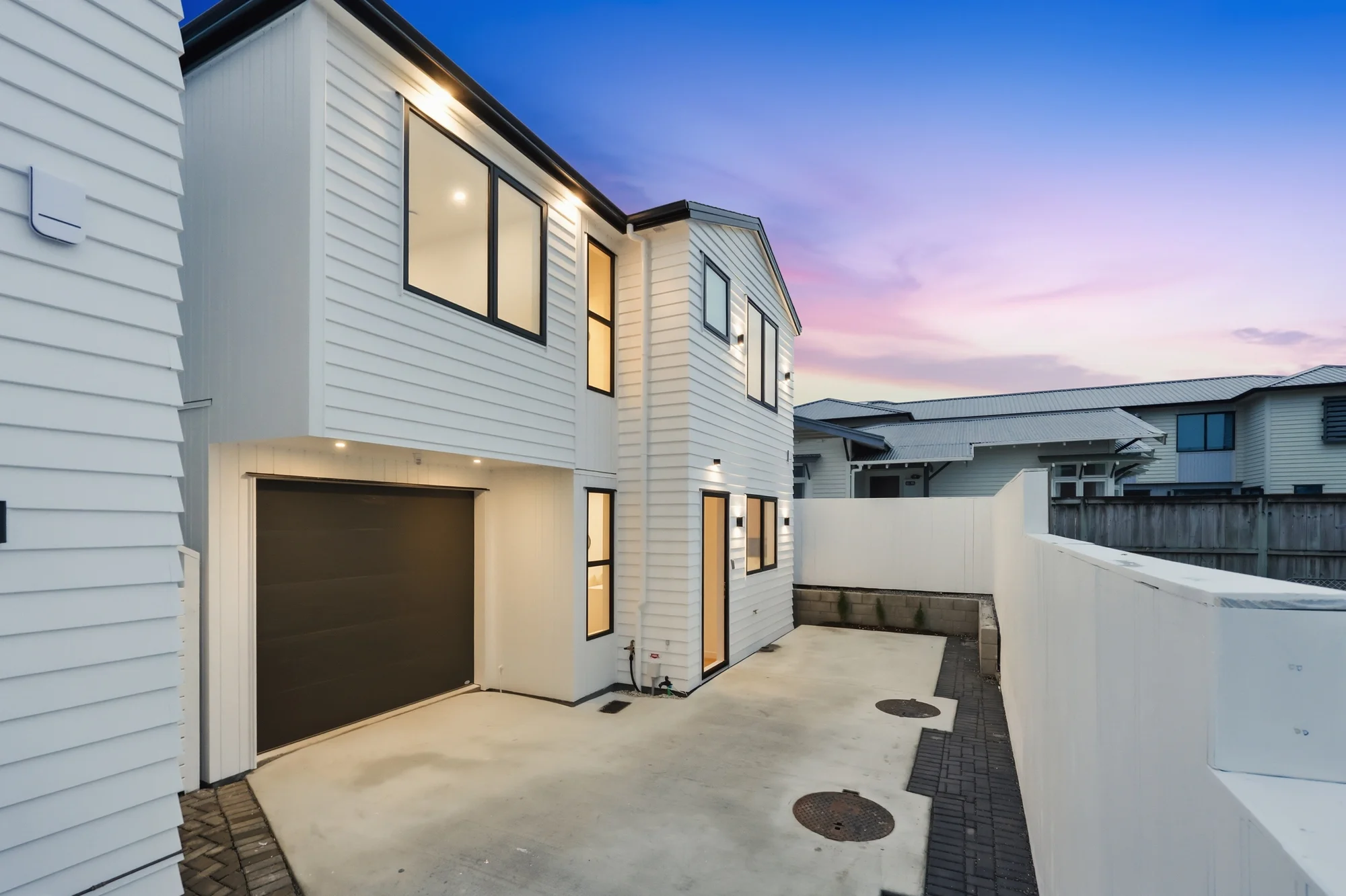 Sandringham 5chambre Stand-Alone Home with Space and Style!