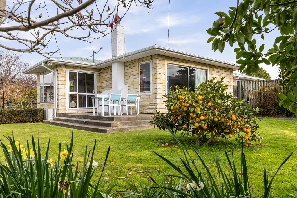 Haumoana 3Moenga 60s Classic, Coastal Lifestyle Appeal