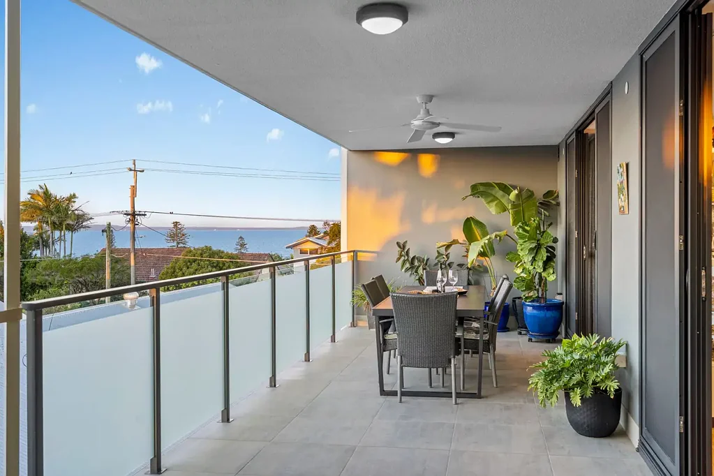 Margate 3Kwarto Sunlit Corner Apartment with Water Views - The Margate Lifestyle at Its Best