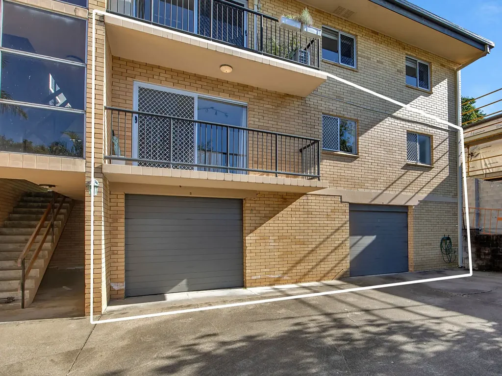 Coorparoo 2 Bedroom Rare Find in Coorparoo – Prime 2-Bedroom Apartment!