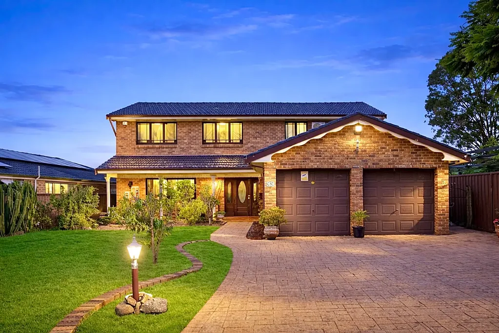 33 Cyclamen Place, Macquarie Fields, NSW 2564