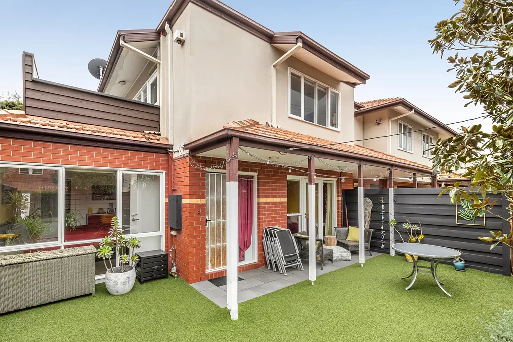Stylish Two-Bedroom Townhouse in the Heart of Balaclava