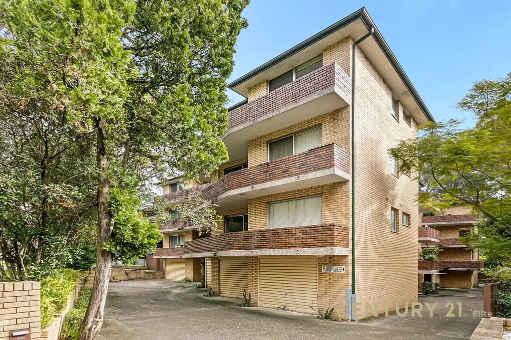 One Bedroom with Garage
