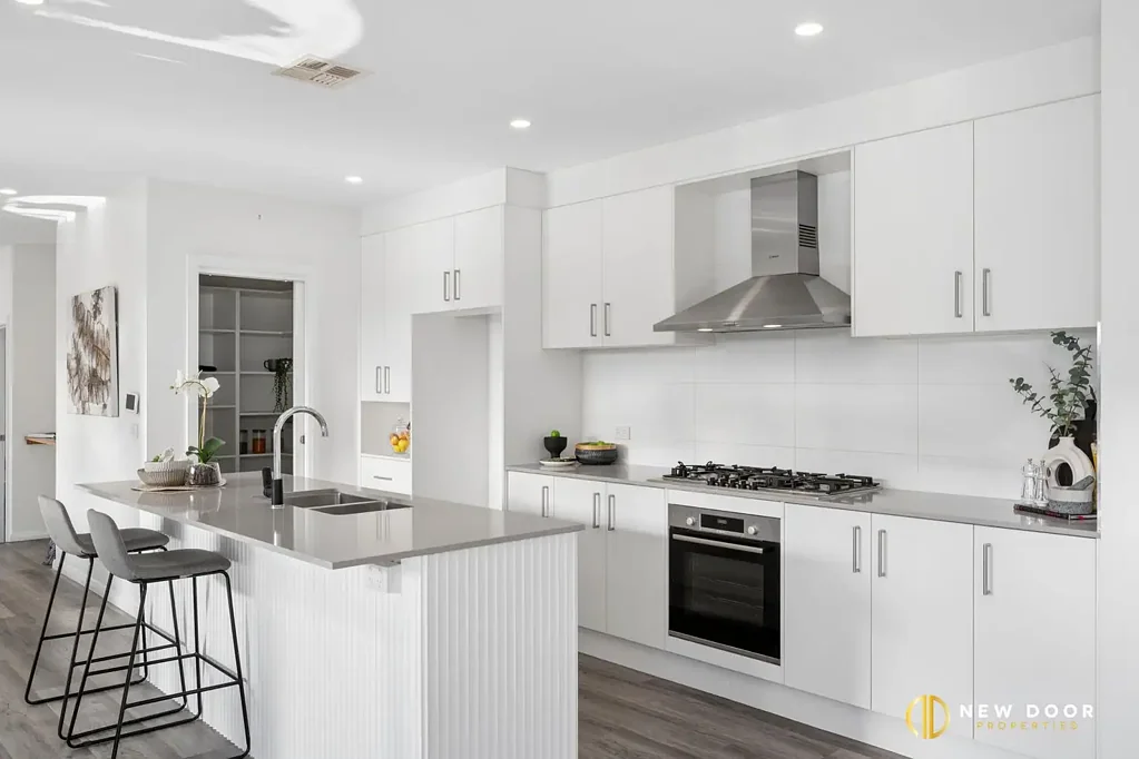 Taylor 4chambre Modern Family Meets Low-Maintenance Living!