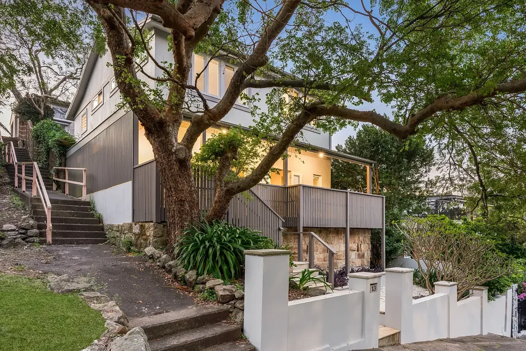 Cammeray 4ਬੈੱਡਰੂਮ Family flexibility, postcard views and north eastern sun
