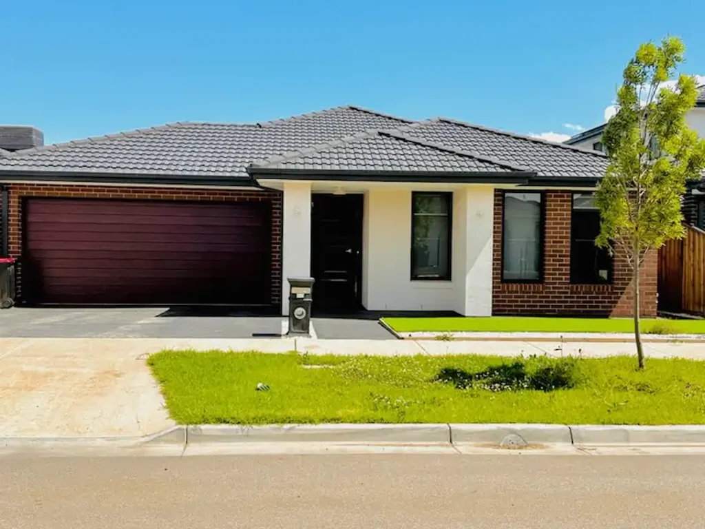 Modern 4-BR House in Prime-location Deanside!
