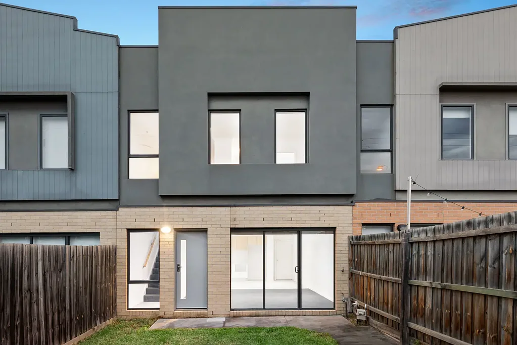 Sunshine 3 Slaapkamer Modern Elegance Meets Effortless Living
