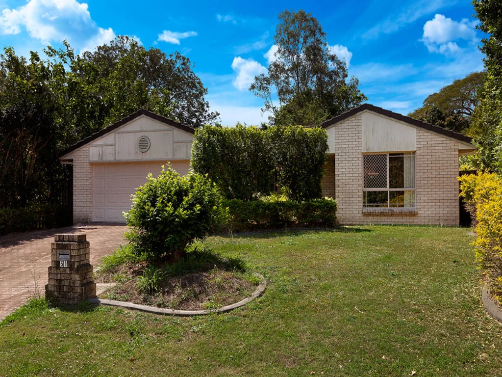 Family Living | Double Garage | Huge Backyard