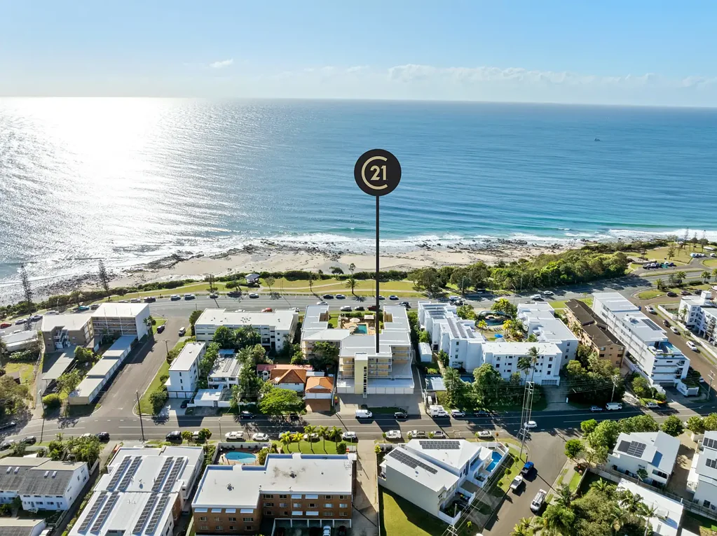Alexandra Headland 2 Bedroom Ground-Floor Beachside Living in the Golden Triangle