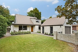 21 Perindale Drive, Chartwell