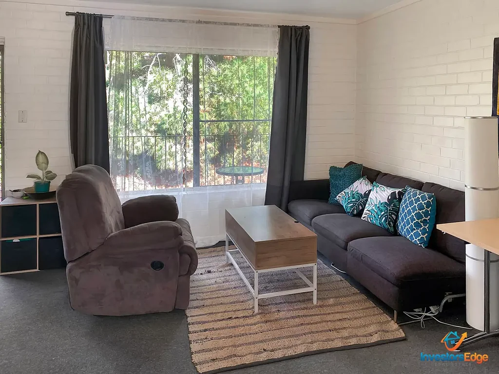 Easy Care Unit In Perfect Location