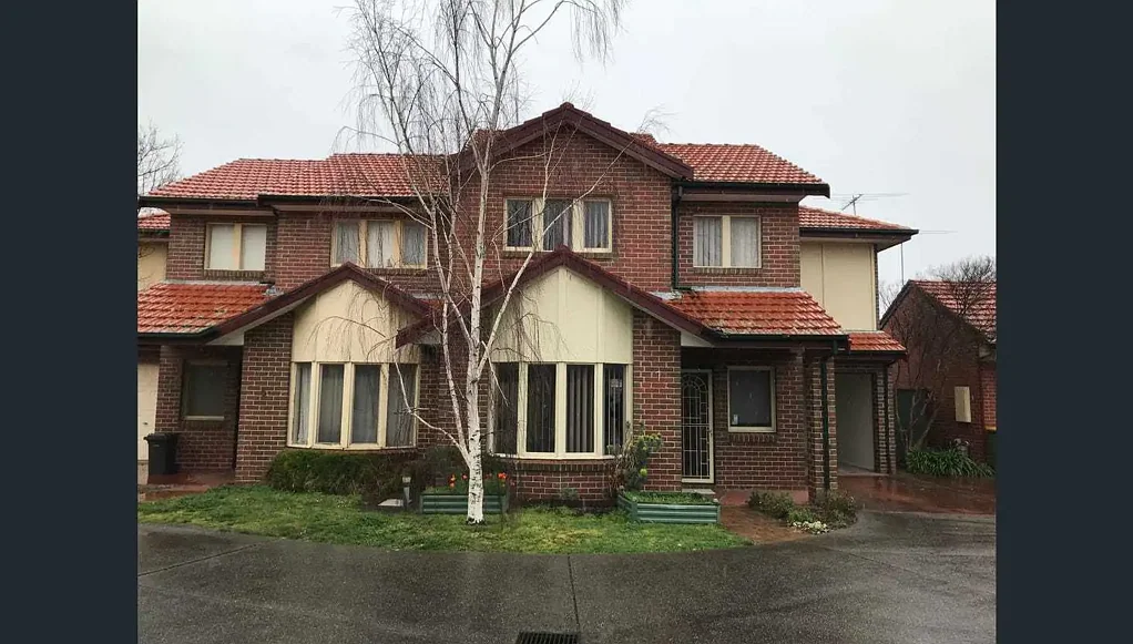 Well positioned 3 bedroom townhouse