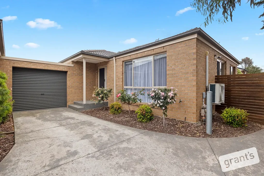 2/16 Chirnside Road, Berwick, VIC 3806
