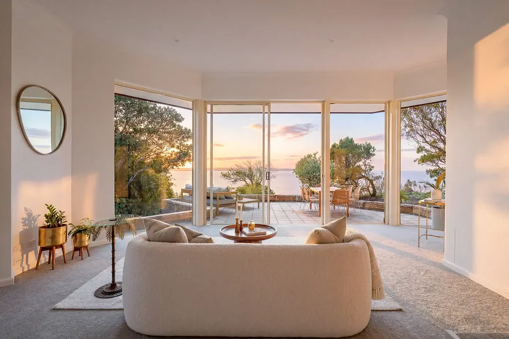 Whale Beach 4Moenga Uninterrupted Ocean + District Views, Exclusive and Private (entry via Rayner Ro