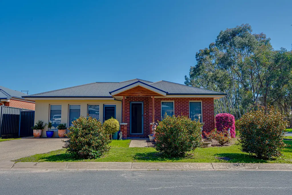 Myrtleford 4 Bedroom Spacious Family Living in a Quiet Myrtleford Setting