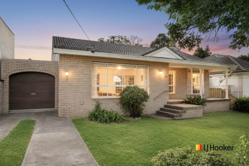 Spacious Updated Family Home in a Prime Padstow