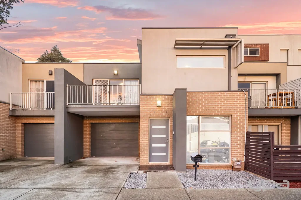 2/17-21 Cobaw Circuit, Caroline Springs, VIC 3023
