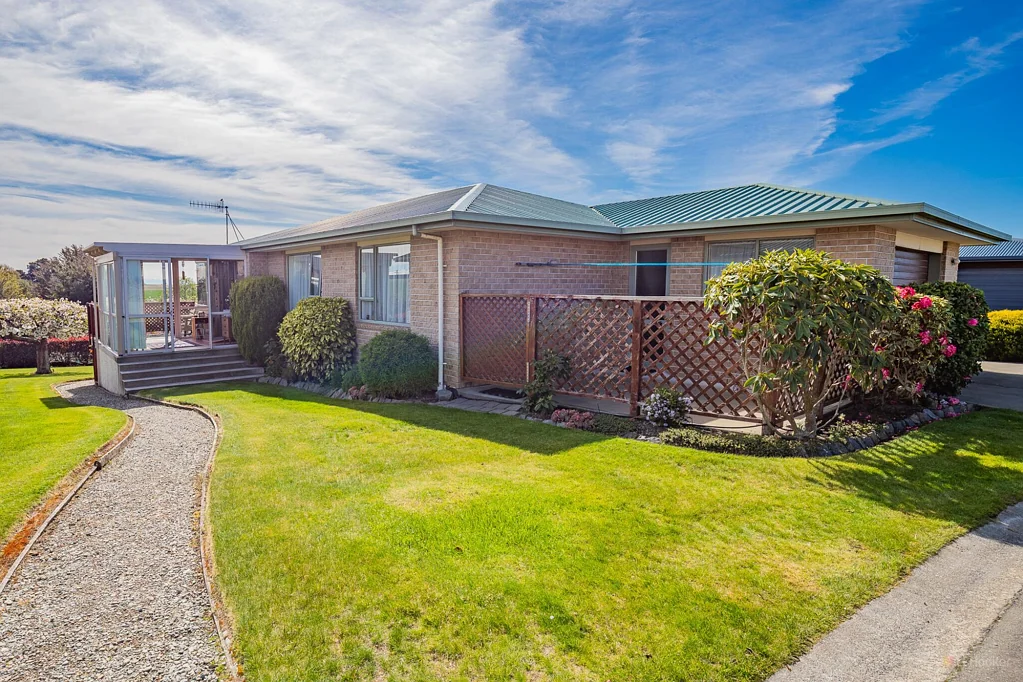 7 Peel View Place, Marchwiel, Canterbury