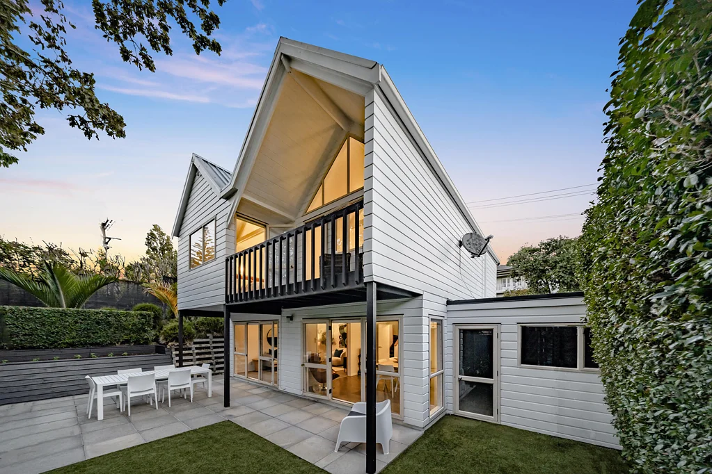 Remuera 3房 80年代的经典住宅，至今仍是潮流！坐拥双文法校网，生活便利，自住/投资皆宜！ Value that is Hard to Resist - Dble GZ