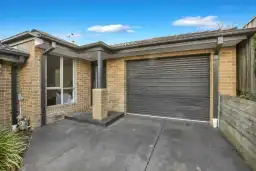 4/9 Lampard Road, Drouin