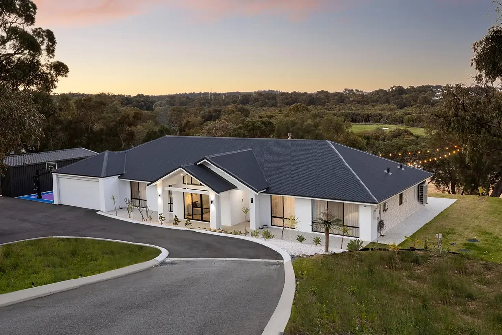 Baldivis 4房  PRIVATE LUXURY ACERAGE AMONGST THE TUART TREES