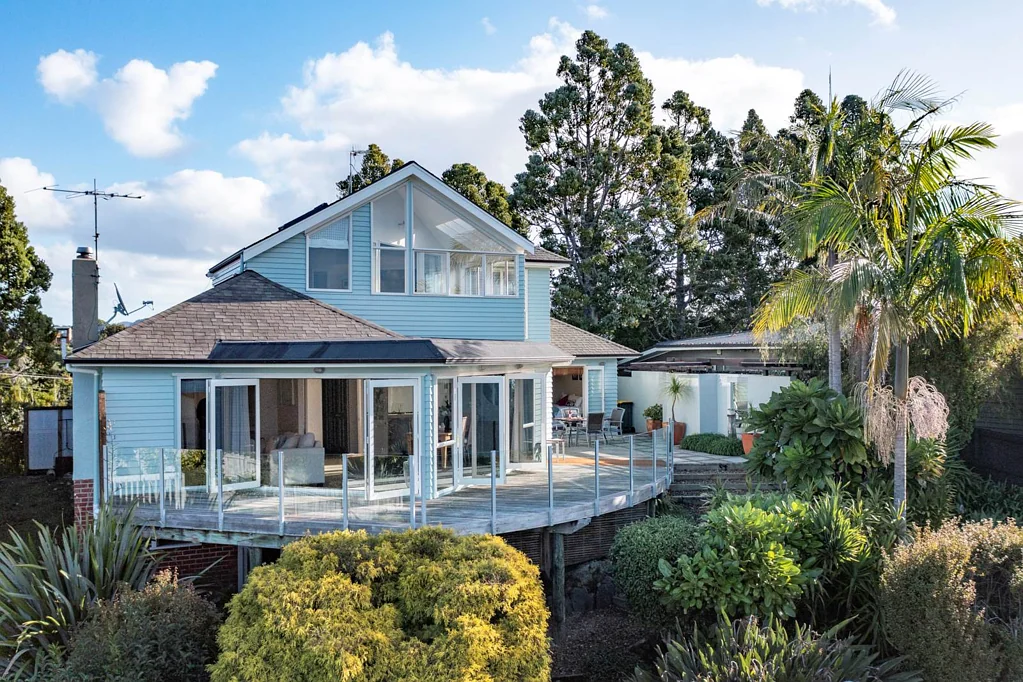Titirangi 4房 高地住宅！1406㎡地块，尽享180度无敌海景，交通便利，绿意盎然！ Clifftop Sanctuary - 180 Degree Stunning Sea Views