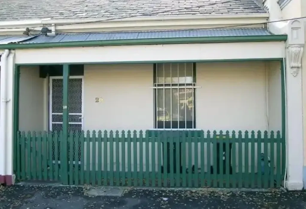 CHARMING 2 BEDROOM COTTAGE OPPOSITE ARGYLE GARDENS