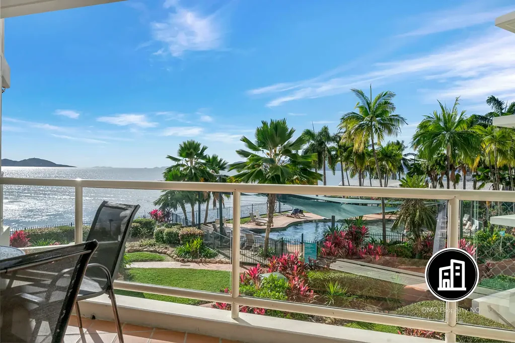 Townsville City 2 Bedroom Stylish Waterfront Living in Townsville City