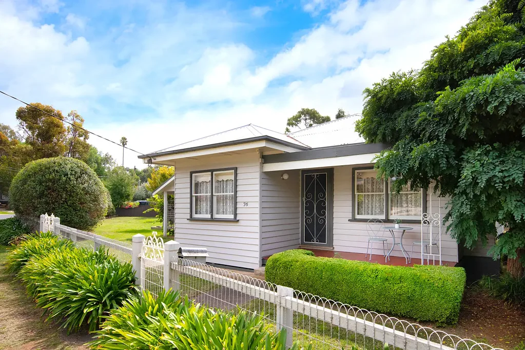 Castlemaine 2 Bedroom Charming 1950s Timber Villa in a Prime Tree-Lined Location