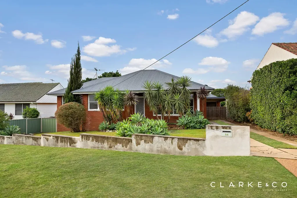 East Maitland 3房  STYLISHLY RENOVATED WITH TIMELESS CHARACTER APPEAL!