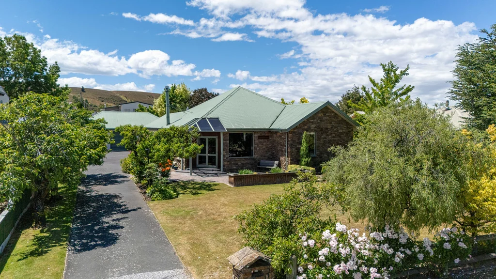 Clyde 3房  WHERE SCHIST CHARM MEETS MODERN COMFORT