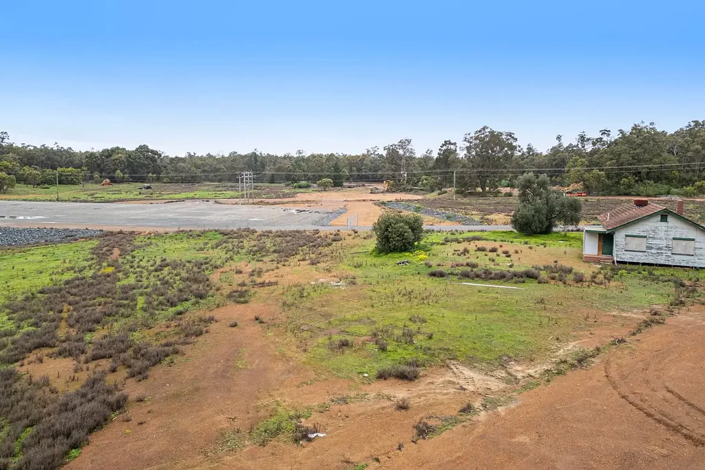 North Greenbushes 1部屋 HUGE DEVELOPMENT POTENTIAL!