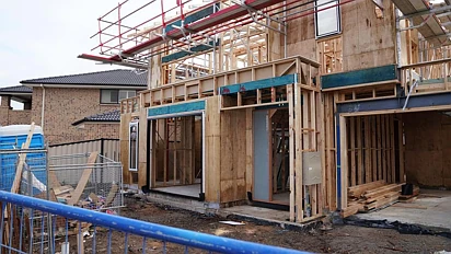 爆炸式增长！41.5万移民涌入澳洲，专家警告：房市压力空前！