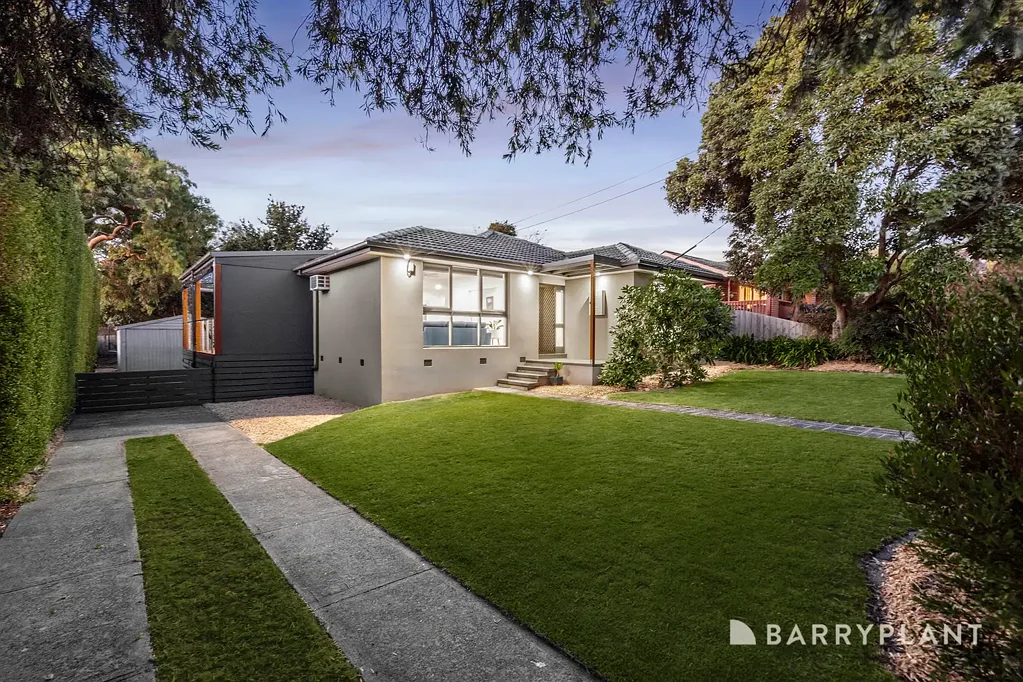 15 Myoora Drive, Mooroolbark, VIC 3138