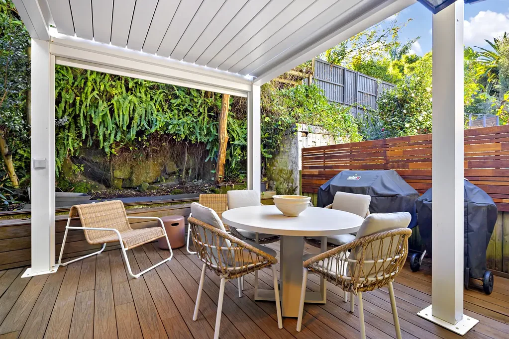 Balmain 2 Slaapkamer Renovated terrace with park aspect and DA-approved plans