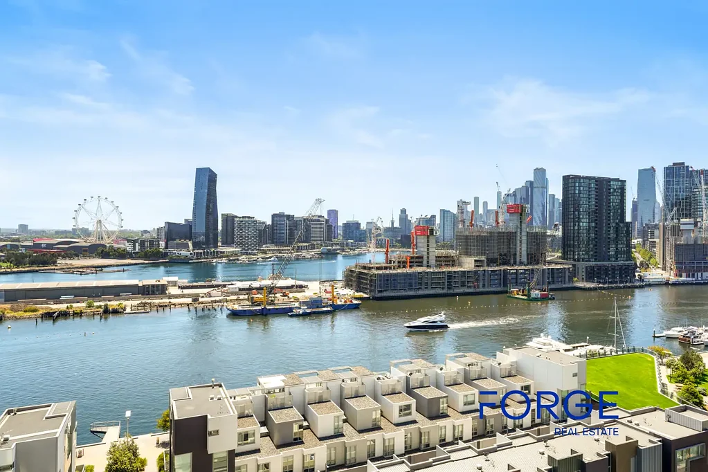 Docklands 2બેડરૂમ Impeccably Maintained, Move-In Ready Luxury with Panoramic Water & City Views