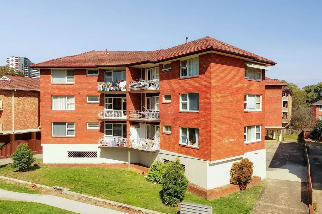Strathfield 2ਬੈੱਡਰੂਮ Spacious and Modern Living in an Unbeatable Lifestyle Location | 'Craigholm Complex'