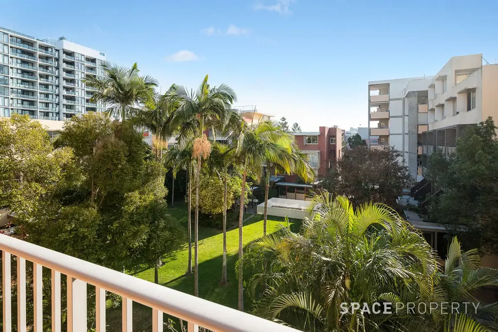 Kelvin Grove 2部屋 Spacious Two-Level Apartment in Prime Location!