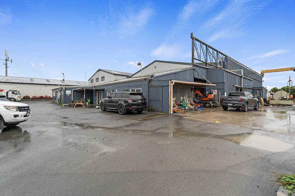 Melville For occupiers needing large yard and warehouse