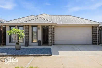 Munno Para Downs 3 Slaapkamer Modern Family Living at Its Best