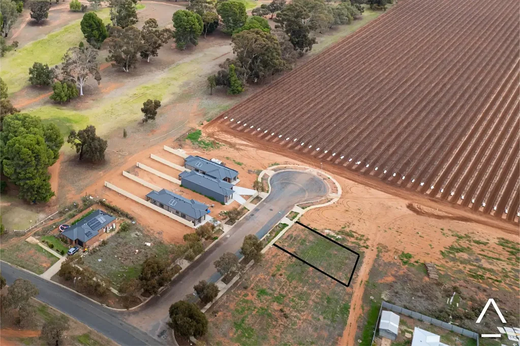 Robinvale Embrace Peaceful Living with Golf Course Convenience