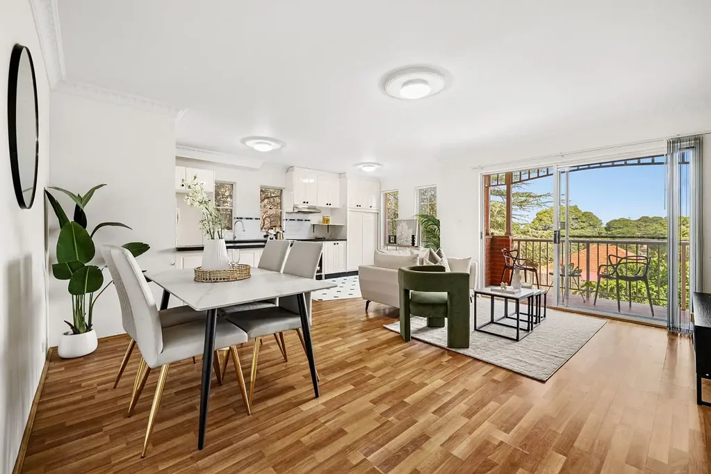 Hurstville 2कमरा Ground Floor Brick Apartment Just Steps from Hurstville Station & Westfield